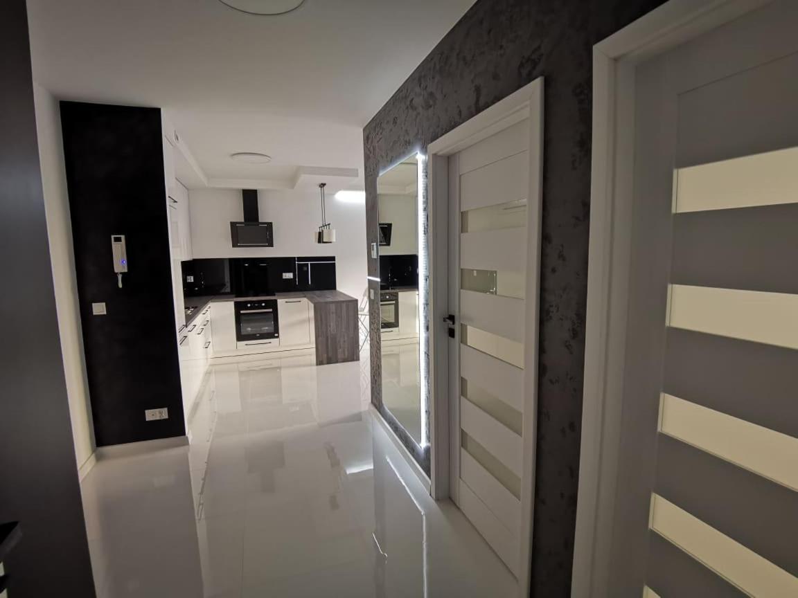 New Lubelska - Przestronny, Z Widokiem, Czysto, Swiezo, Balkon Apartment